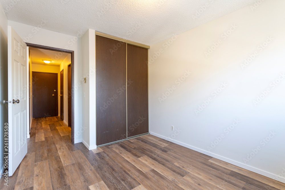 Fototapeta premium Empty Vacant Apartment Room