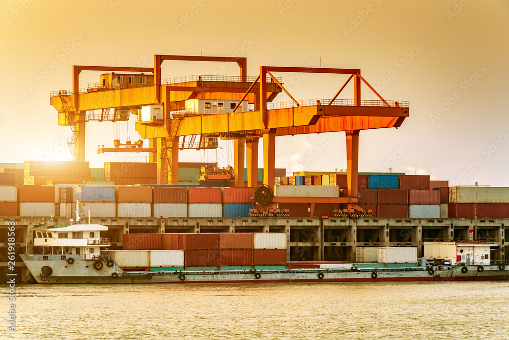 China and the Yangtze River cargo ship