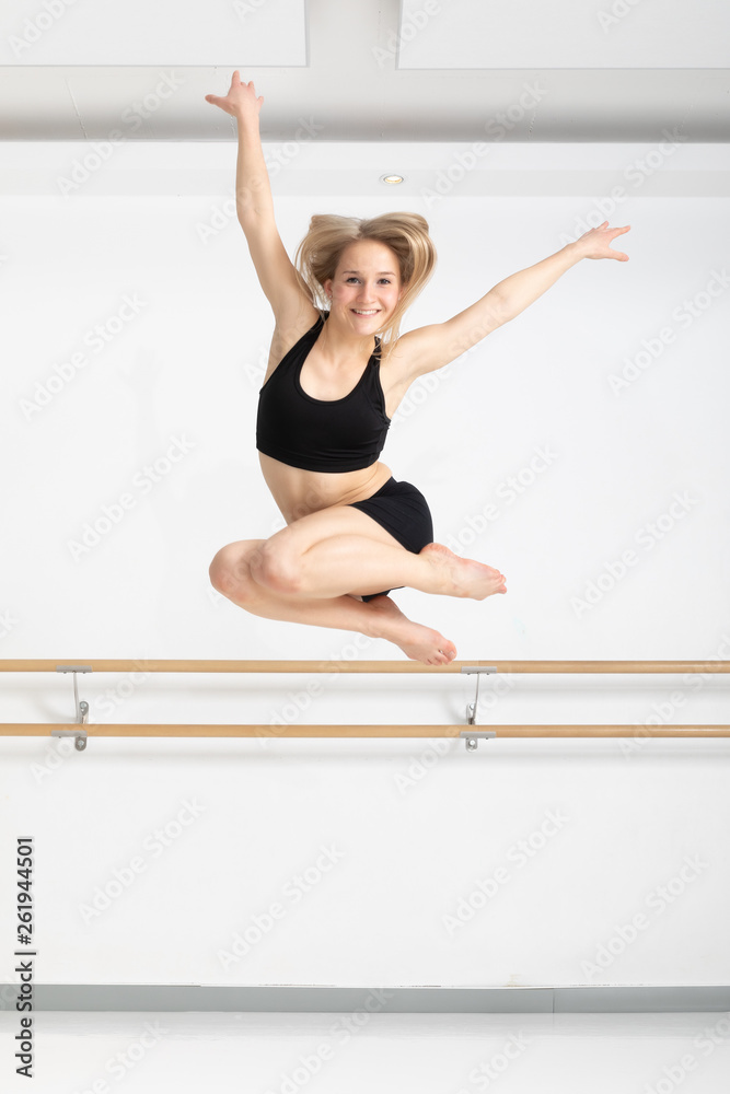 Naklejka premium female dancer in action