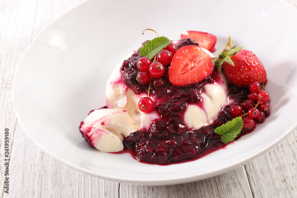 panna cotta with berry fruit panna cotta with berry fruit