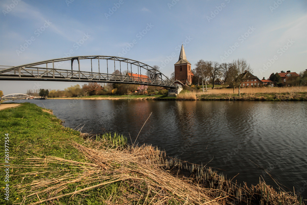 Fototapeta premium Elbe-Lübeck-Kanal in Berkenthin