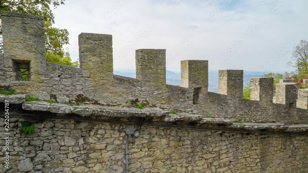 15304_The_wall_of_the_Montale_tower_in_San_Marino_Italy.jpg