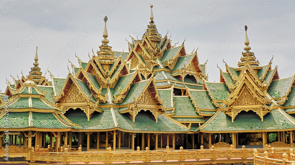 Fototapeta premium temple in thailand