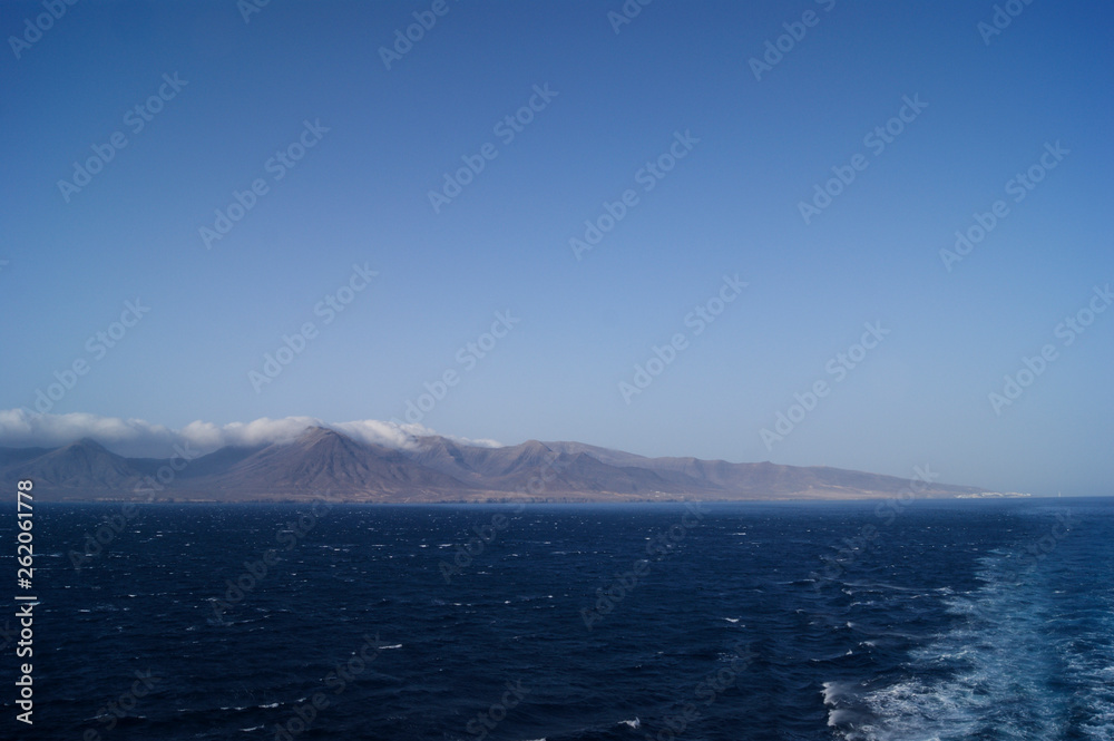 Paseo en barco veo una isla
