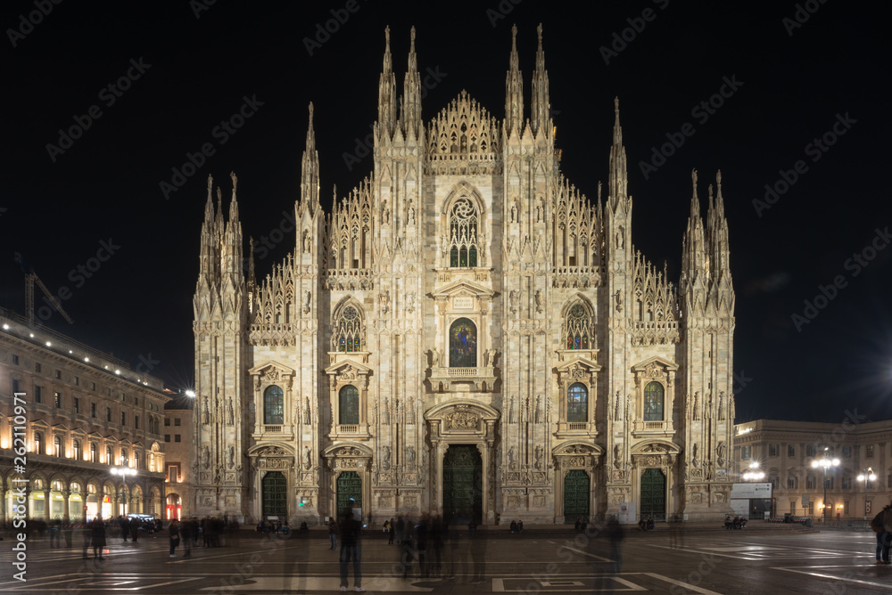 Piazza del Duomo alla sera, Milano, Italia