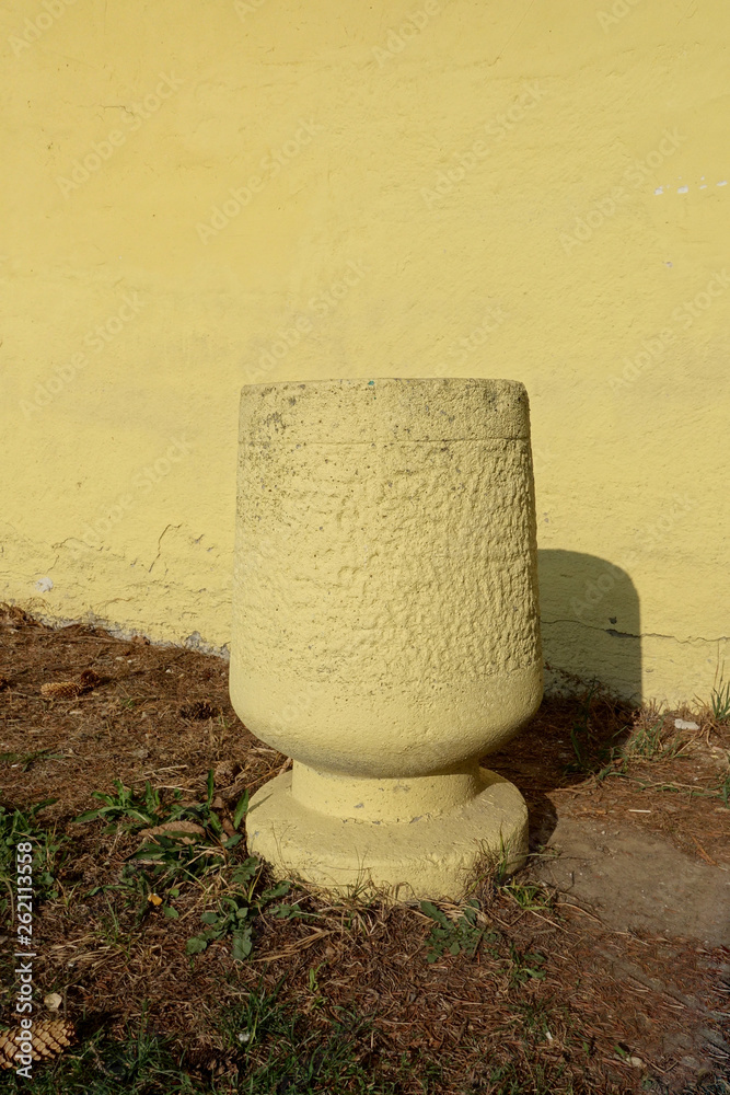 Naklejka premium Concrete external waste bin