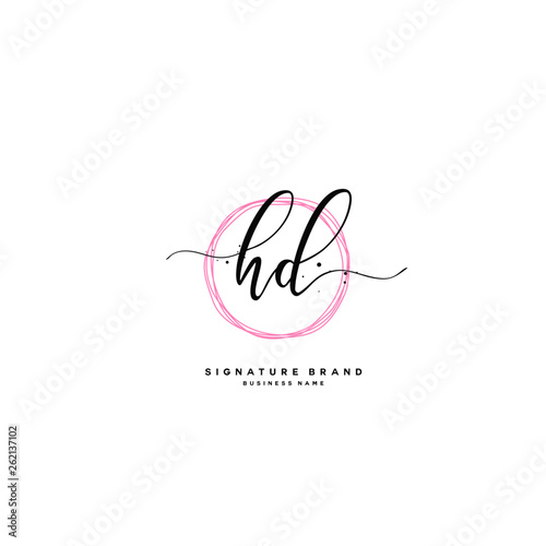H D HD Initial letter handwriting and signature logo.