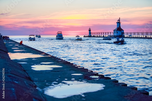 Quadro em tela St Joseph river and lighthouse, Michigan, at sunset