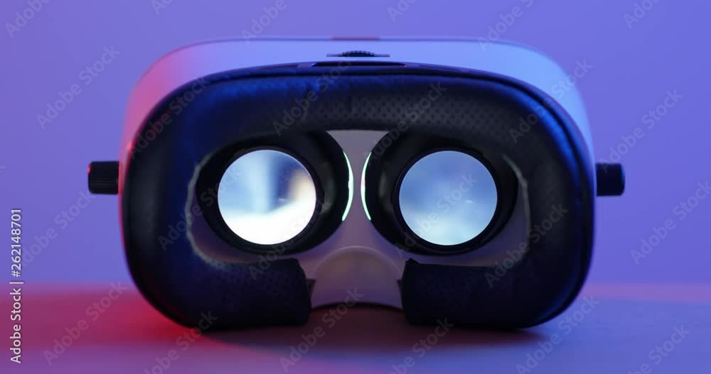 Virtual reality device play video inside the device Virtual reality device play video inside the device