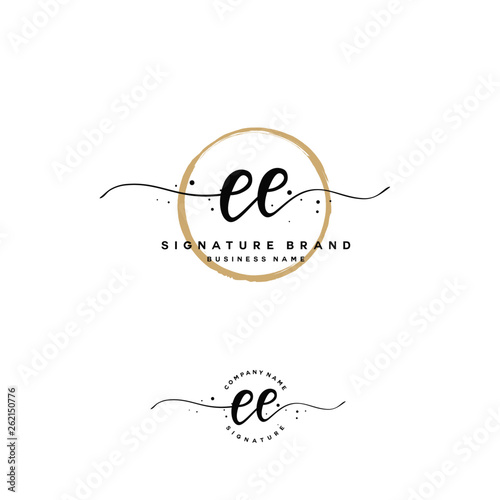 E EE Initial letter handwriting and  signature logo.