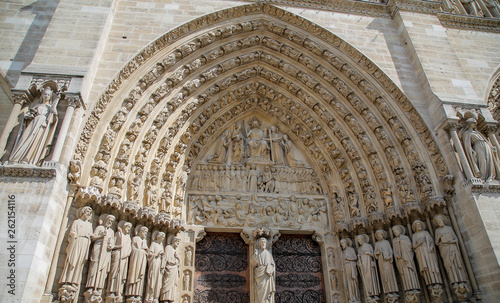 Catedral de Notre Dame, detalle del arco abocinado 