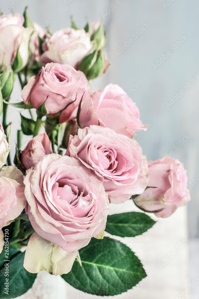 Bouquet of pink roses.