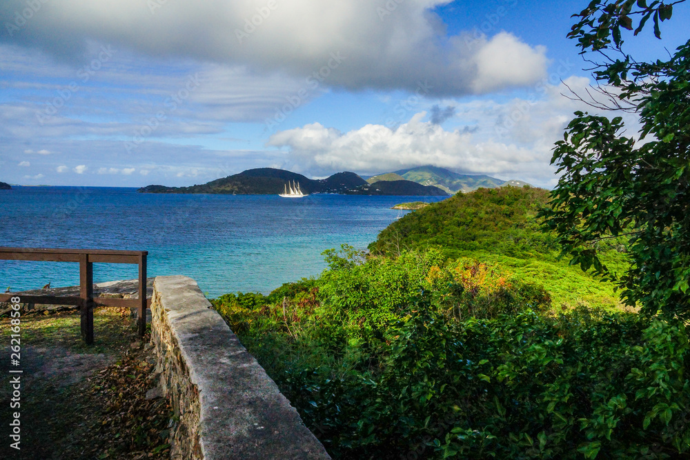 Obraz premium Annaberg Walking Trail in Virgin Islands National Park on the island of St. John, United States
