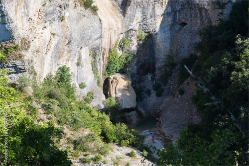 site naturel à Rochecolombe dans l'Ardèche en France photo