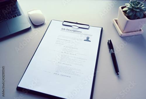 Slika na platnu job description paper In office