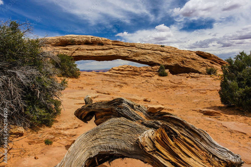 Mesa Arch in Canyonlands National Park in Utah, United States Mesa Arch in Canyonlands National Park in Utah, United States