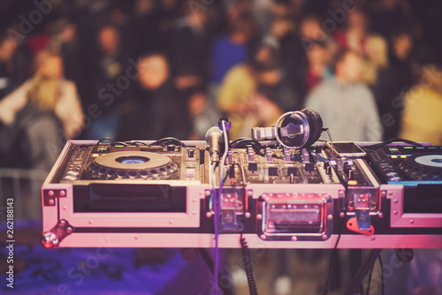 Bilde på lerret DJ Mixing Console