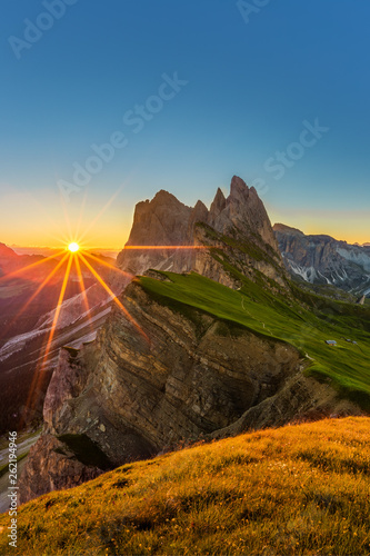 Canvas Print Beautiful sunrise and Odle Mountain landscape in Dolomites, Italy