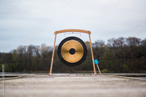 Gong, Gongmeditation, Meditation am See