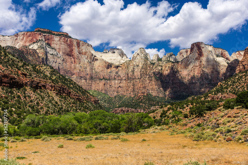Fotografía Towers of the Virgin in Zion National Park in Utah, United States