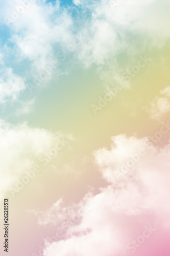 A soft fog cloud background whith a pastel colored orenge to blue gradient