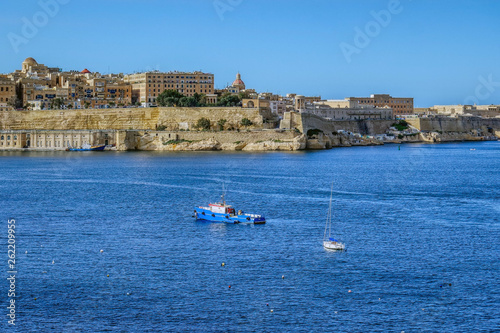 Obraz na płótnie View over Grand Harbor and the city of Valletta, Malta w salonie