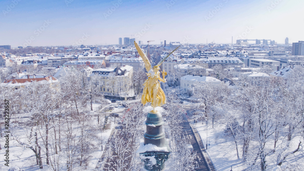 Fototapeta premium Friedensengel München Winter
