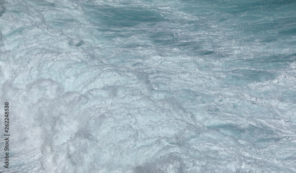 Meer Ozean Meerwasser mit verschiedenen Wasserfarben Meer Ozean Meerwasser mit verschiedenen Wasserfarben