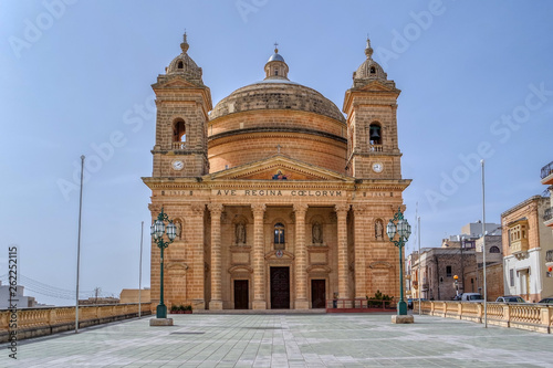 Obraz na płótnie View of Parish Church of the Assumption of the Blessed Virgin Mary into Heaven in Mgarr (iMgarr), Malta w salonie