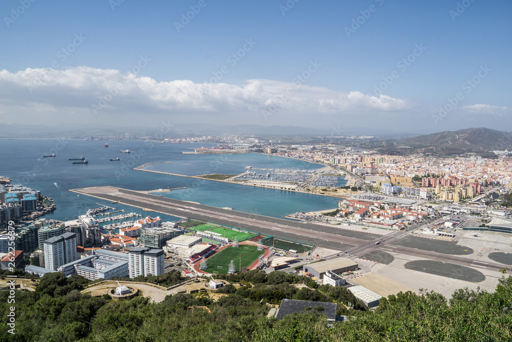 Blick vom Berg Gibraltar auf den Hafen und der Gibraltar Bucht