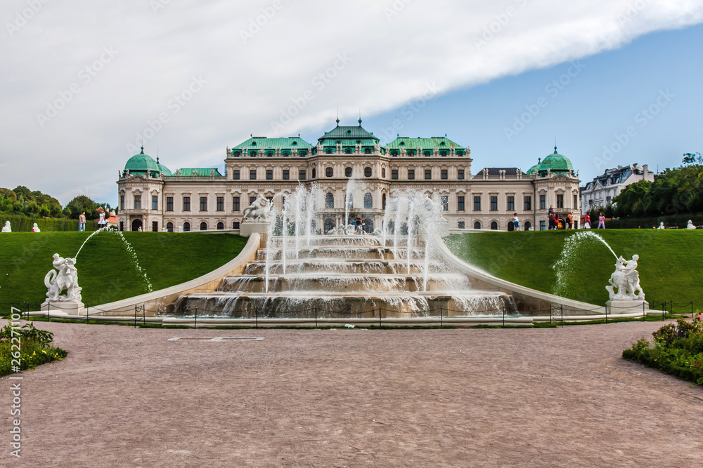 Obraz premium Belvedere Palace and Park, Vienna
