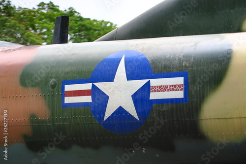 Us air force etoile peinte sur la carlingue d4un avion