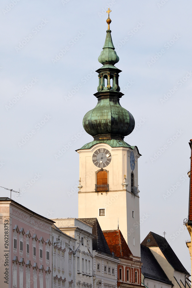 Obraz premium Turm der Pfarrkirche Wels