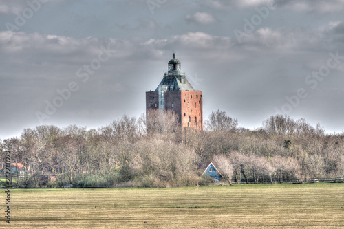 Der Leucht- und ehemalige Wehrturm, das Wahrzeichen der Insel Neuwerk