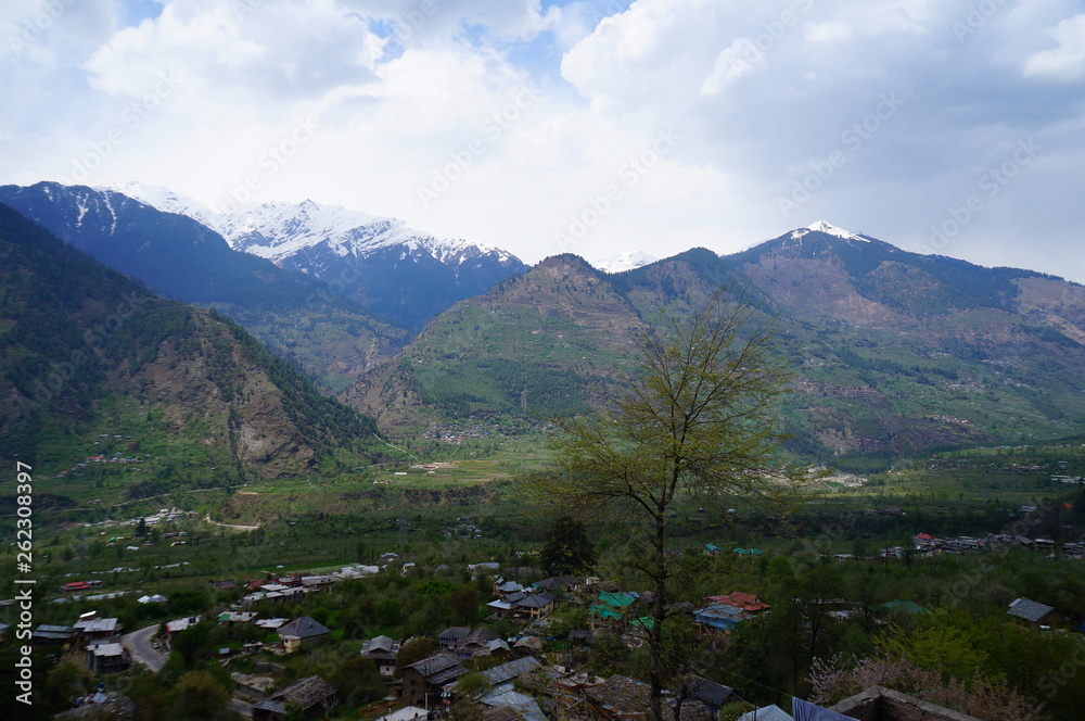 Fototapeta premium view of mountains