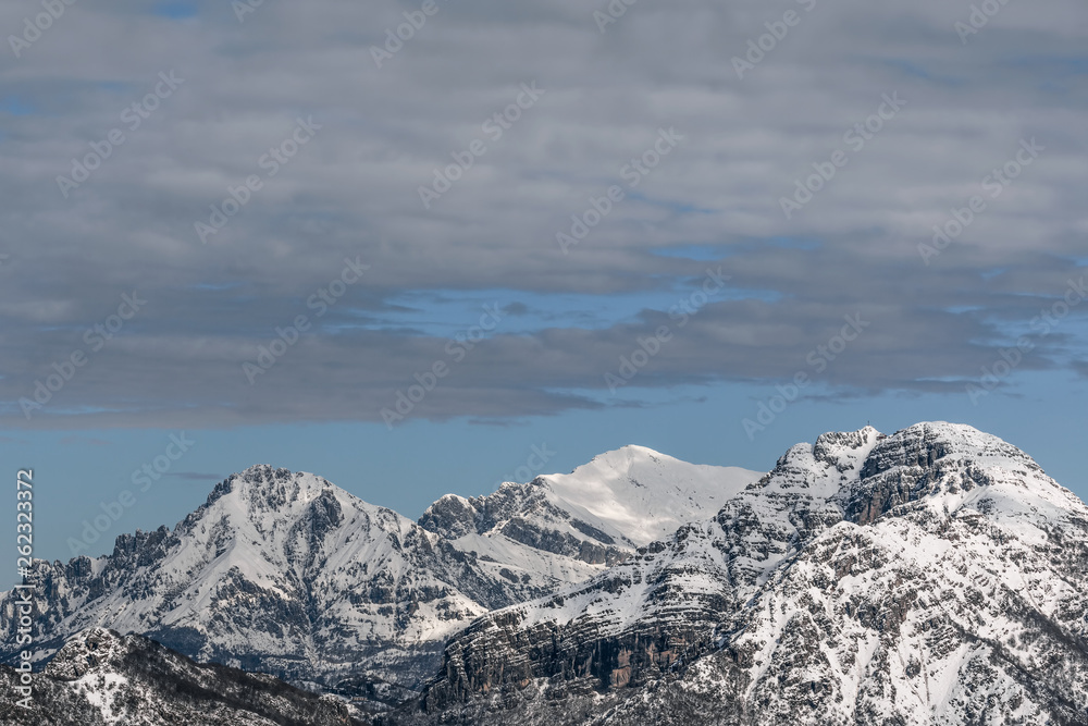 Panorama sul Monte Resegone, Grigna Settentrionale e Grigna Meridionale, Italia