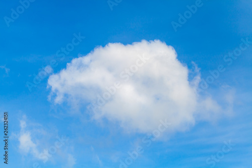 White cloud in blue sky at daytime