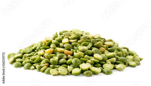 Foto Heap of dried green peas close up on a white. Isolated.