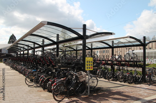 Station of Waddinxveen Triangel with bicycle parking of R-NET line between Gouda and Alphen photo