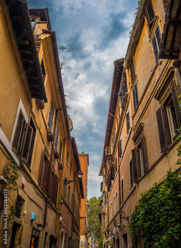 LUGARETTA STREET IN ROME