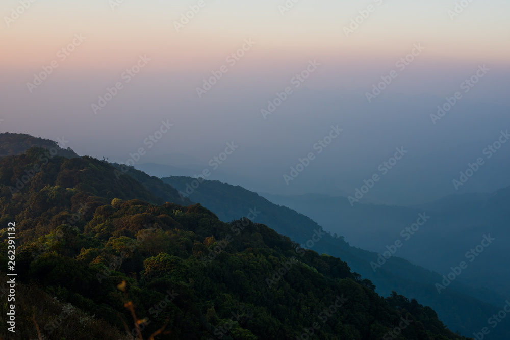 Obraz premium Beautiful layers mountain of background