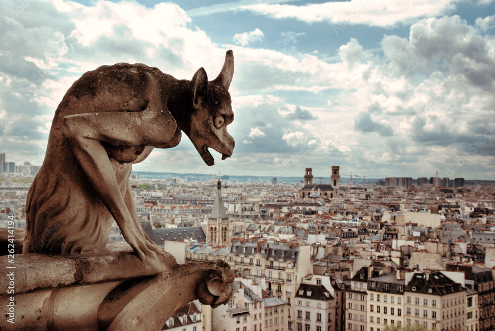 Φωτογραφία Notre Dame Demon Gargoyle and view of Paris