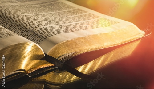 Bild auf Leinwand Holy Bible  book on a wooden background