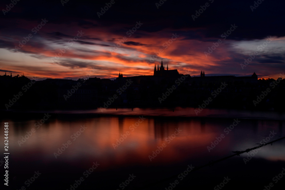 Naklejka premium Sunset over the Vltava
