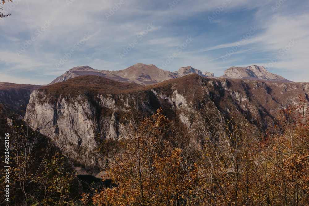 Obraz premium View of great canyon of river Piva. Location place National park Durmitor, Pluzine town, Montenegro, Balkans, Europe. Scenic image of popular travel destination.