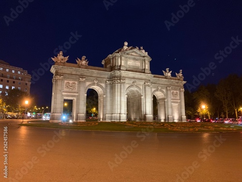 Puerta de Alcalá © mmartdesign