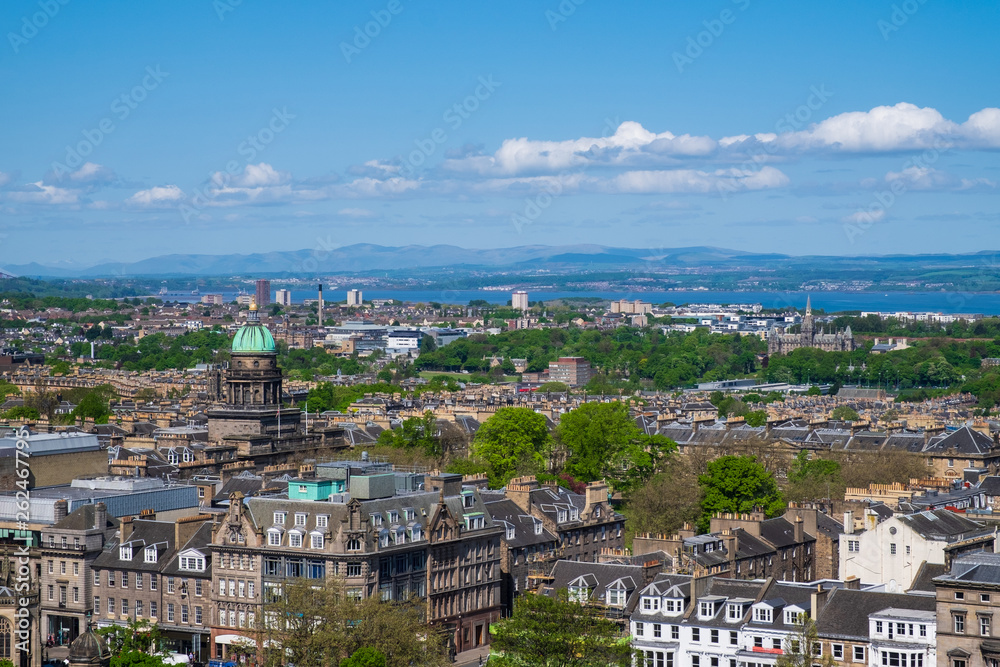 Panoramablick auf Edinburgh