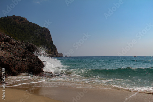 Fototapeta Naklejka Na Ścianę i Meble -  Beautiful Cleopatras Beach in Alanya in Turkey