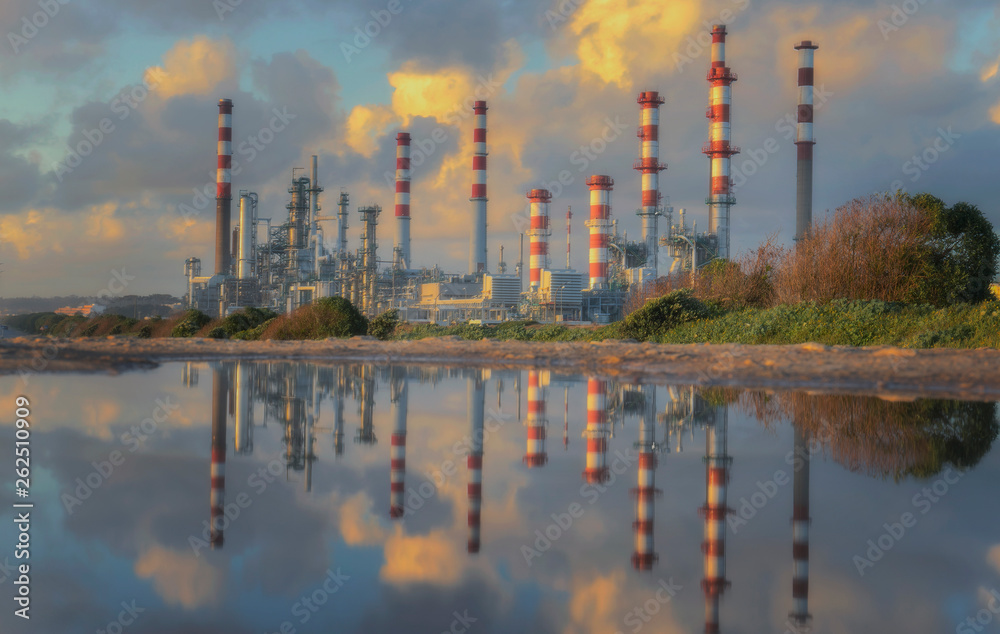 Obraz premium Refinery in Porto, Portugal