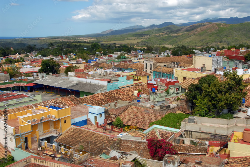 Ville de Trinidad, panorama sur les toits de la ville et montagnes, Cuba, Caraîbes